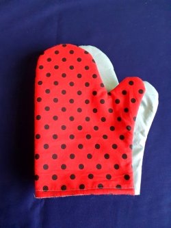 Kuchysk chapky s teflonem erven, ern puntk 8m